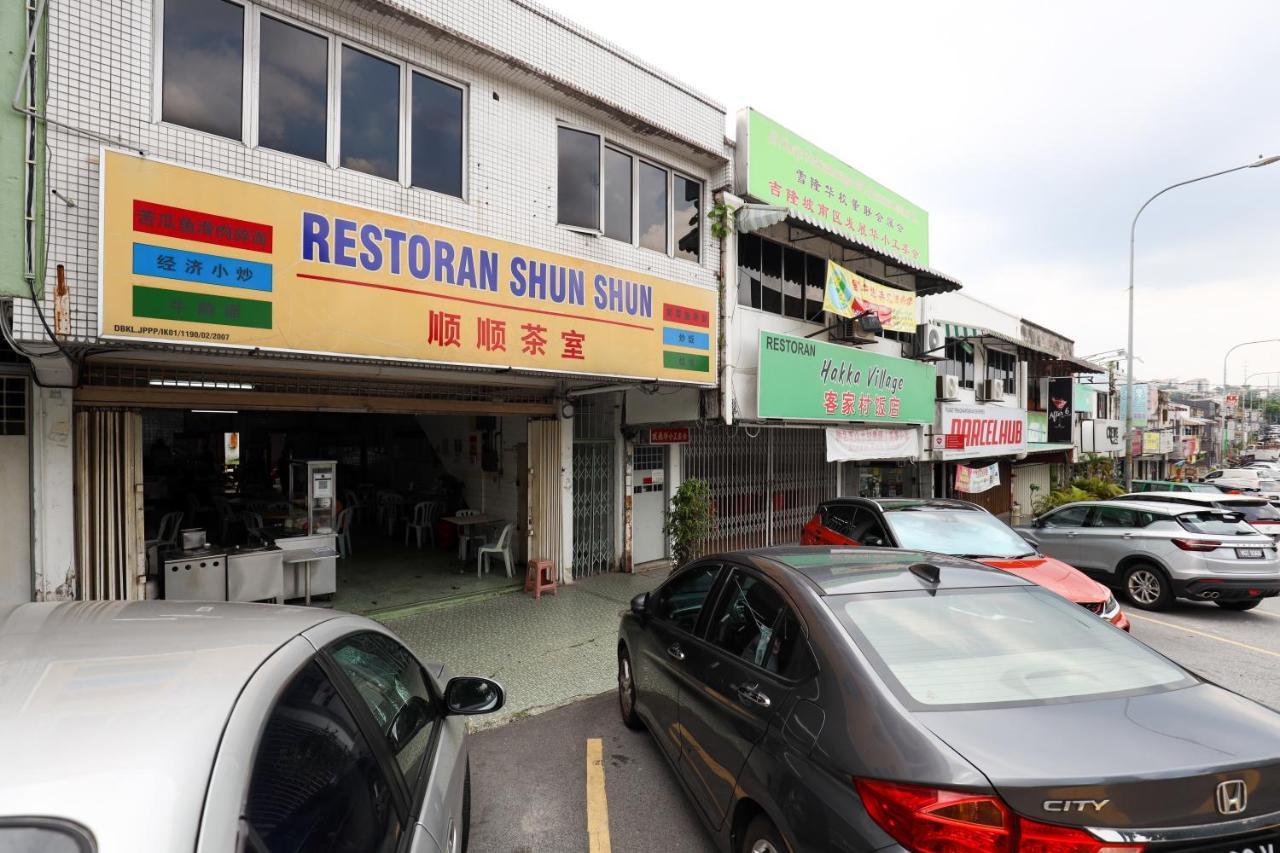 Cozy Homestay With Karaoke System & Pool Table Kuala Lumpur Exterior photo